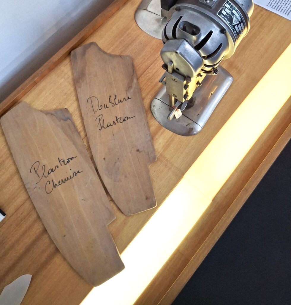 photo de patrons de chemise en bois, anciens